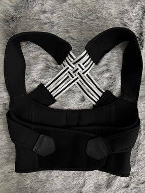 CoreCare Perfect Posture Corrector - Size Medium NWOT